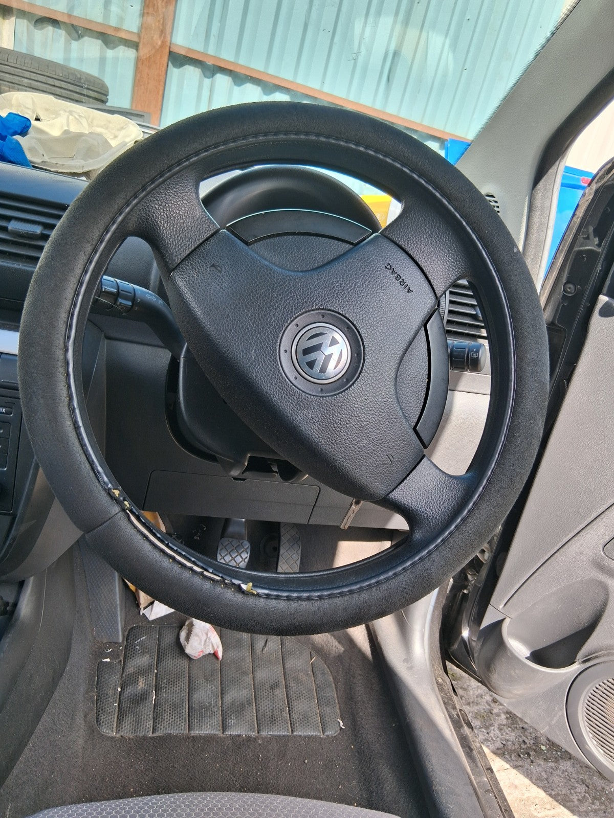 2011 VW VOLKSWAGEN FOX 3 DOOR STEERING WHEEL WITHOUT AIRBAG BLACK