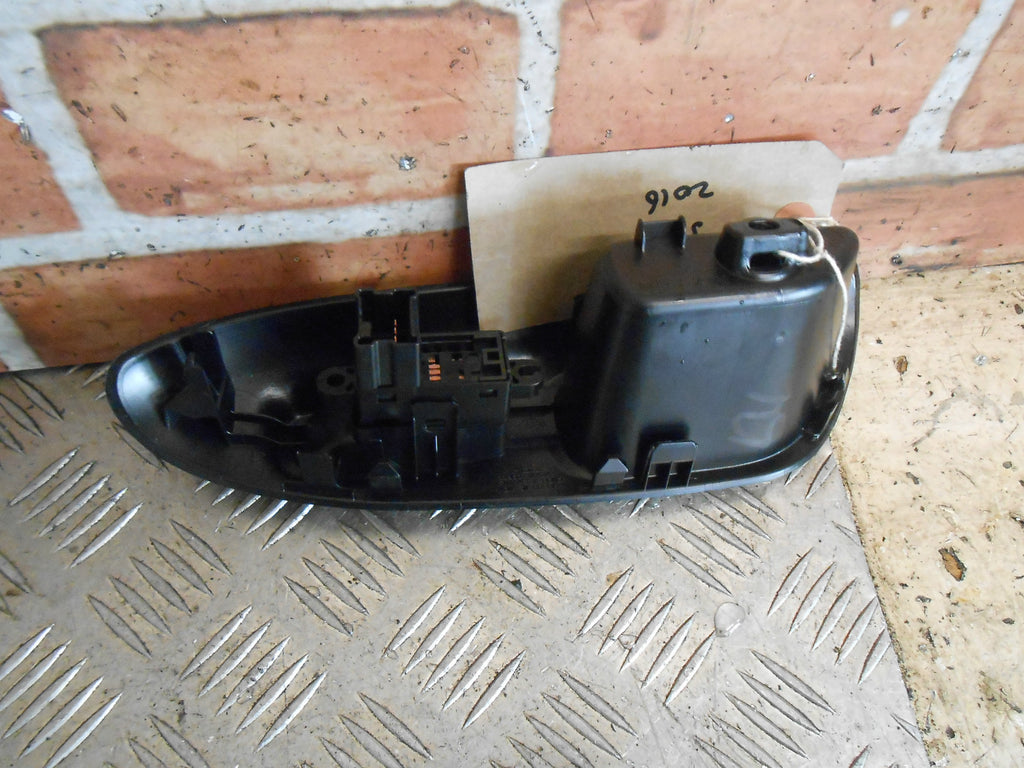 NISSAN JUKE 2016 OSR DRIVER REAR WINDOW CONTROL SWITCH BLACK TRIM 25411 1KL5A