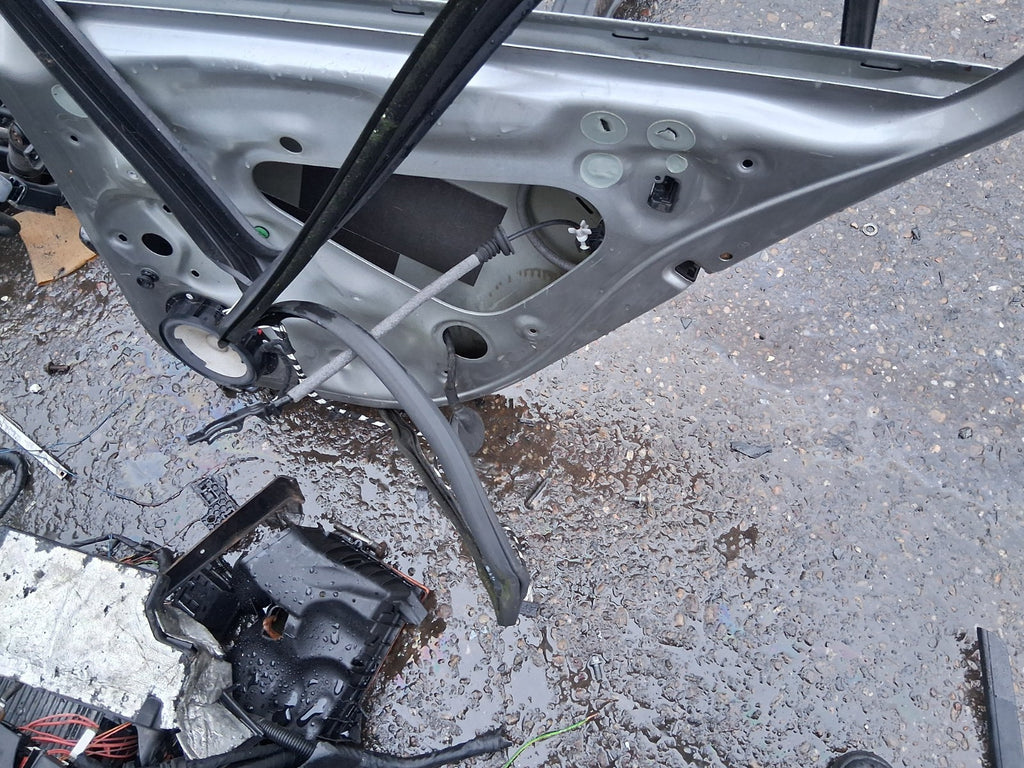 2014 VW VOLKSWAGEN GOLF MK7 OSR DRIVER SIDE REAR RIGHT BARE DOOR SILVER