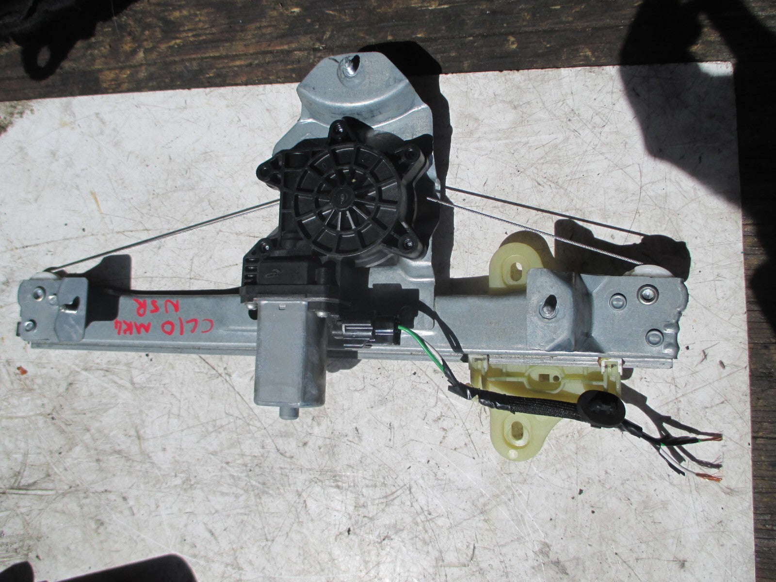 RENAULT CLIO MK4 REAR LEFT SIDE WINDOW MOTOR REGULATOR 128001472B