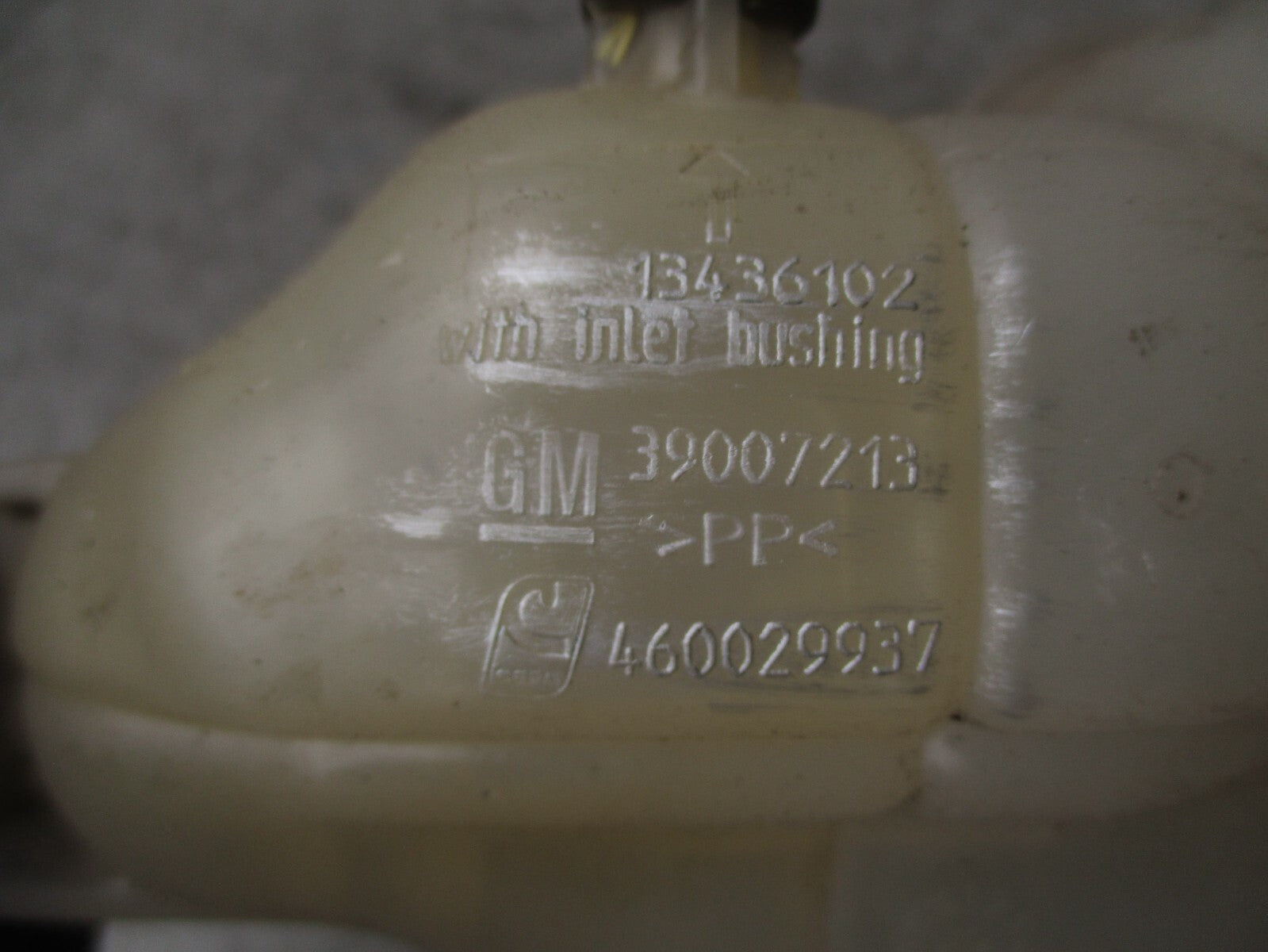 2016 VAUXHALL CORSA E RADIATOR COOLANT EXPANSION HEADER TANK 39007213