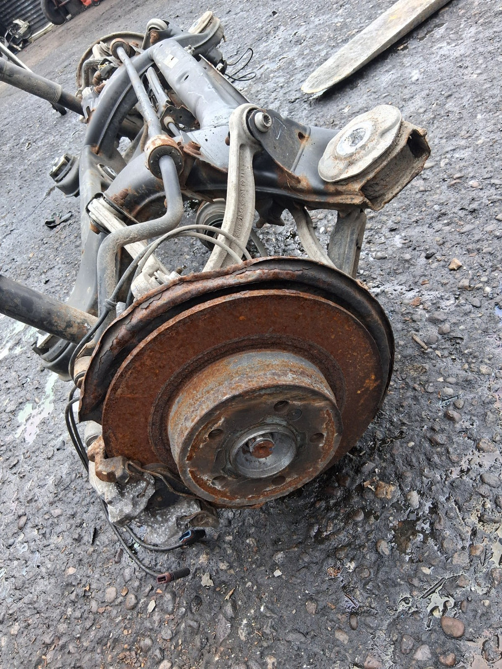 2014 MERCEDES BENZ C CLASS W204 2.1 DIESEL REAR AXLE HUB SHOCK DISC 2073509702