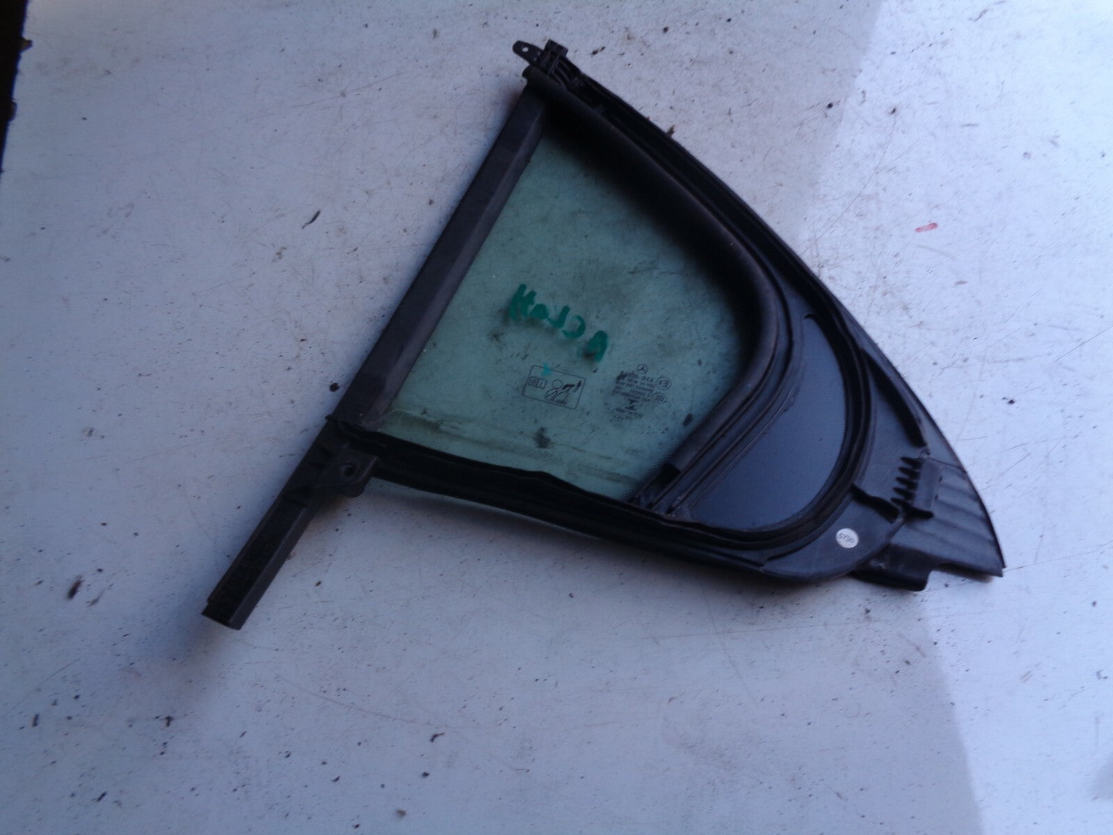 MERCEDES BENZ A CLASS W176 A CLASS REAR WINDOW DOOR QUARTER GLASS