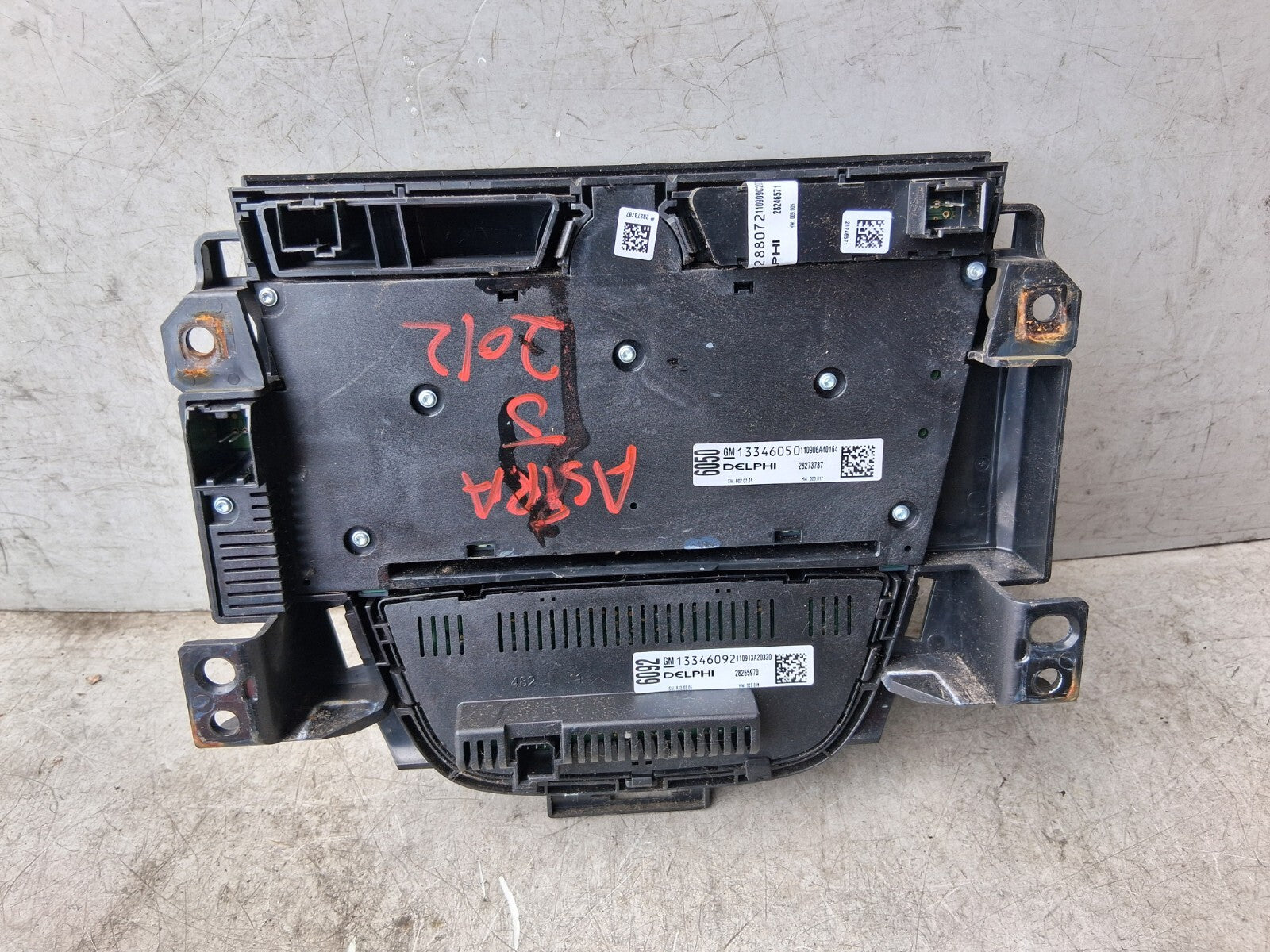 2012 VAUXHALL ASTRA J MULTIMEDIA & AC HEATER SWITCH CONTROL PANEL 13346050