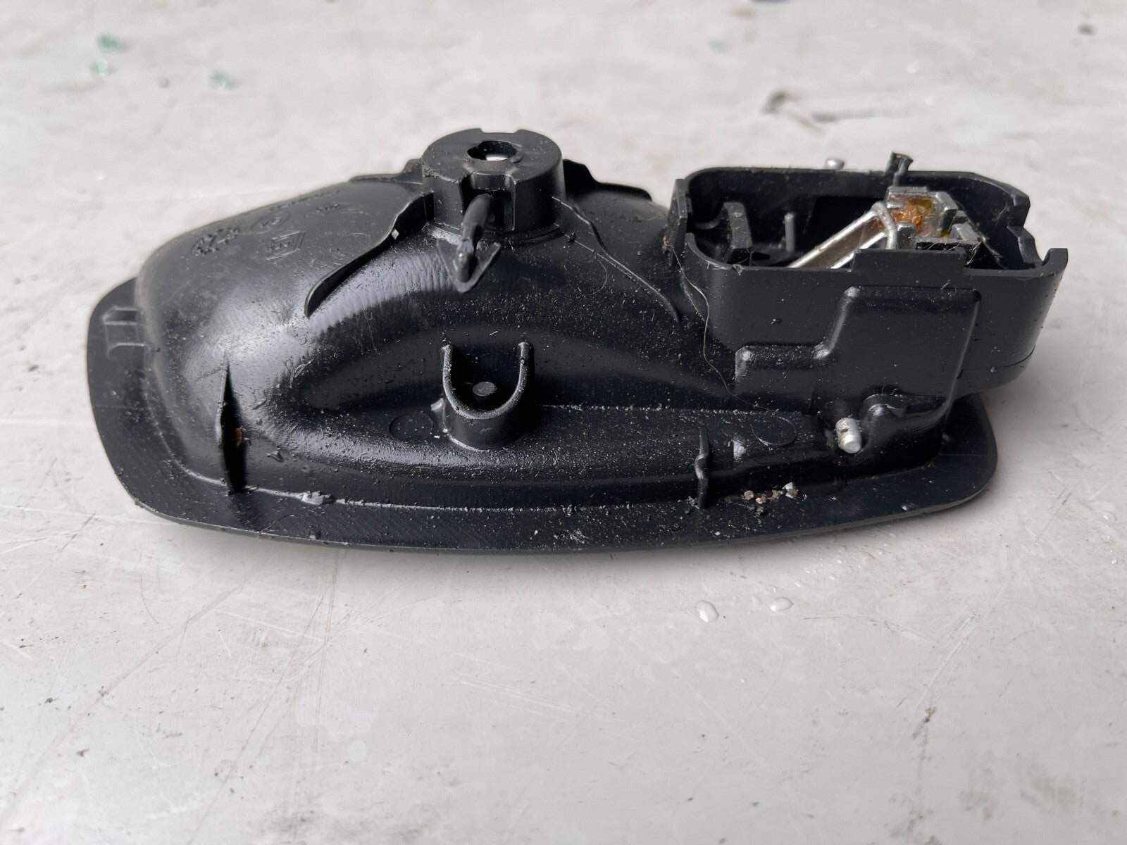 2014 CLIO RENAULT PASSENGER SIDE INTERIOR DOOR HANDLE 826730001R