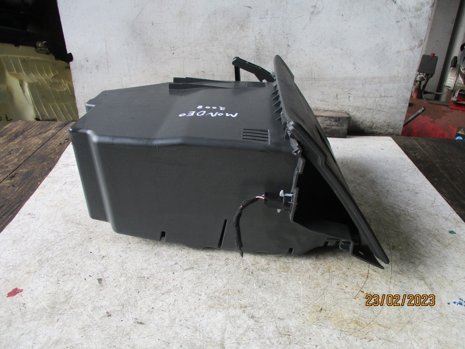 FORD MONDEO MK4 2008 GLOVE BOX 0654800301