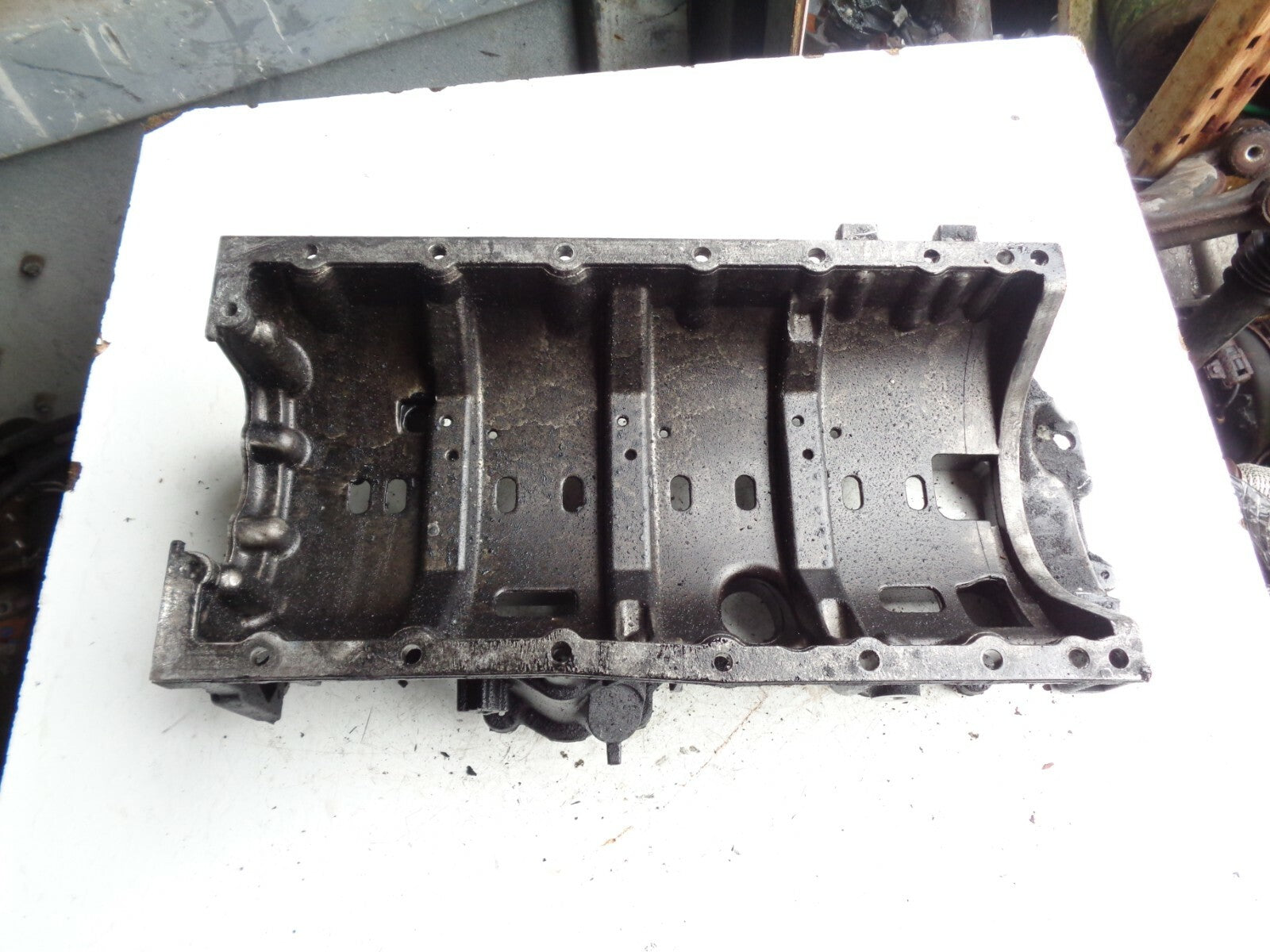 FORD FOCUS MK2 1.8 2007 UPPER OIL PAN SUMP ENGINE PART COVER 6G9Q-6U003-AA