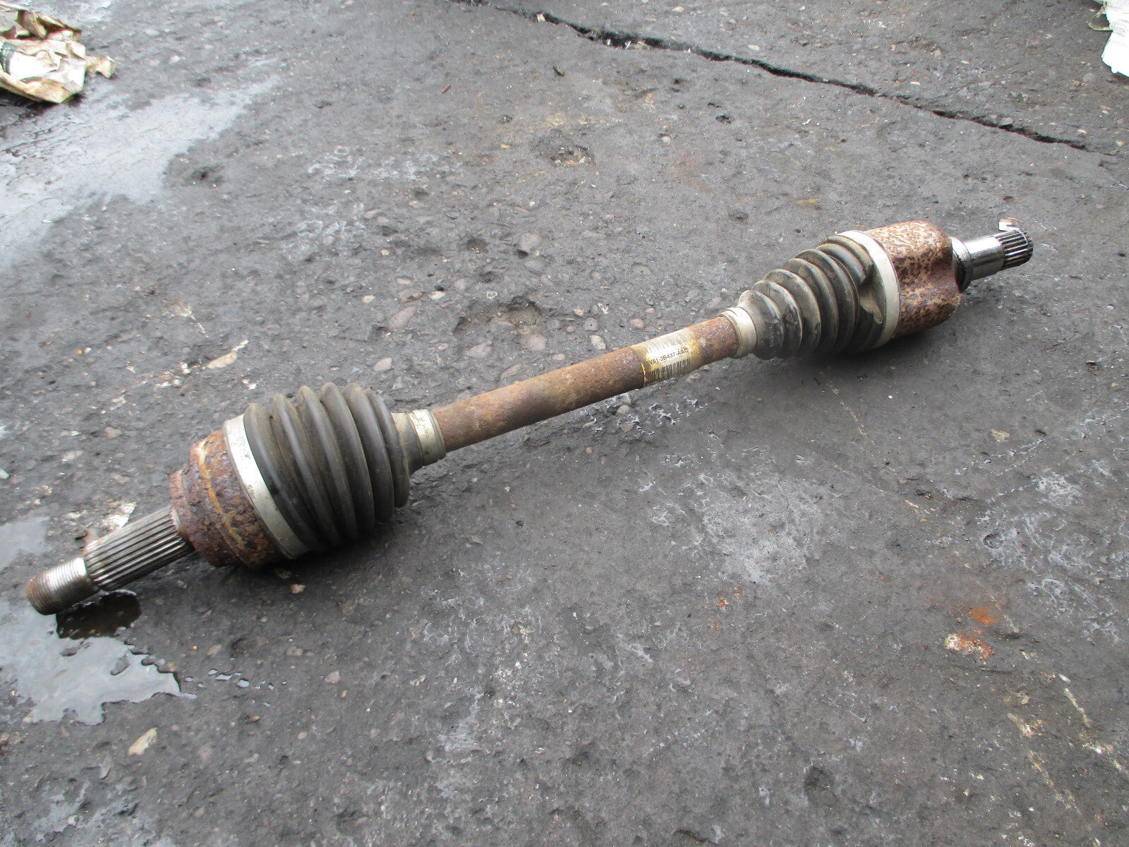 FORD FIESTA MK7 2017 1.25 PETROL NSF PASSENGER FRONT DRIVESHAFT 8V513B437AAC