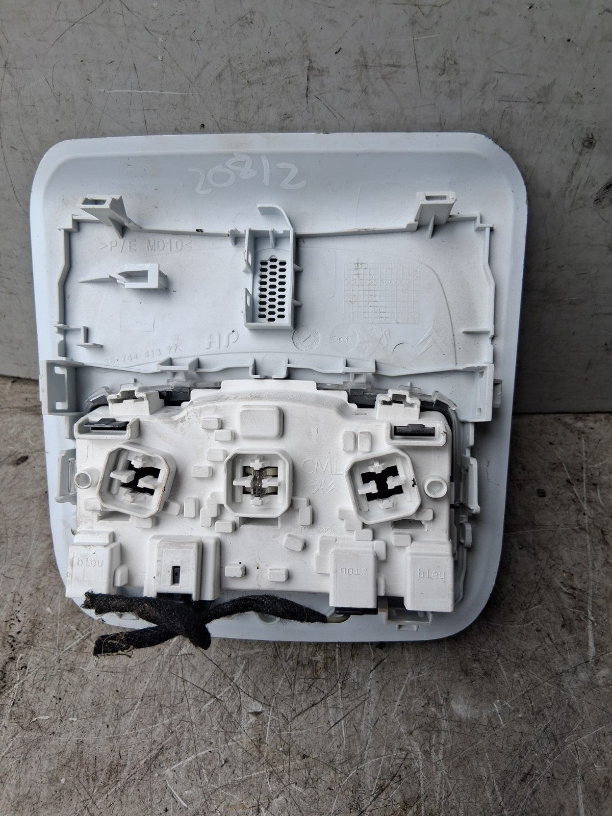 2012 PEUGEOT 208 FRONT INTERIOR ROOF READING COURTESY LIGHT 9674441377