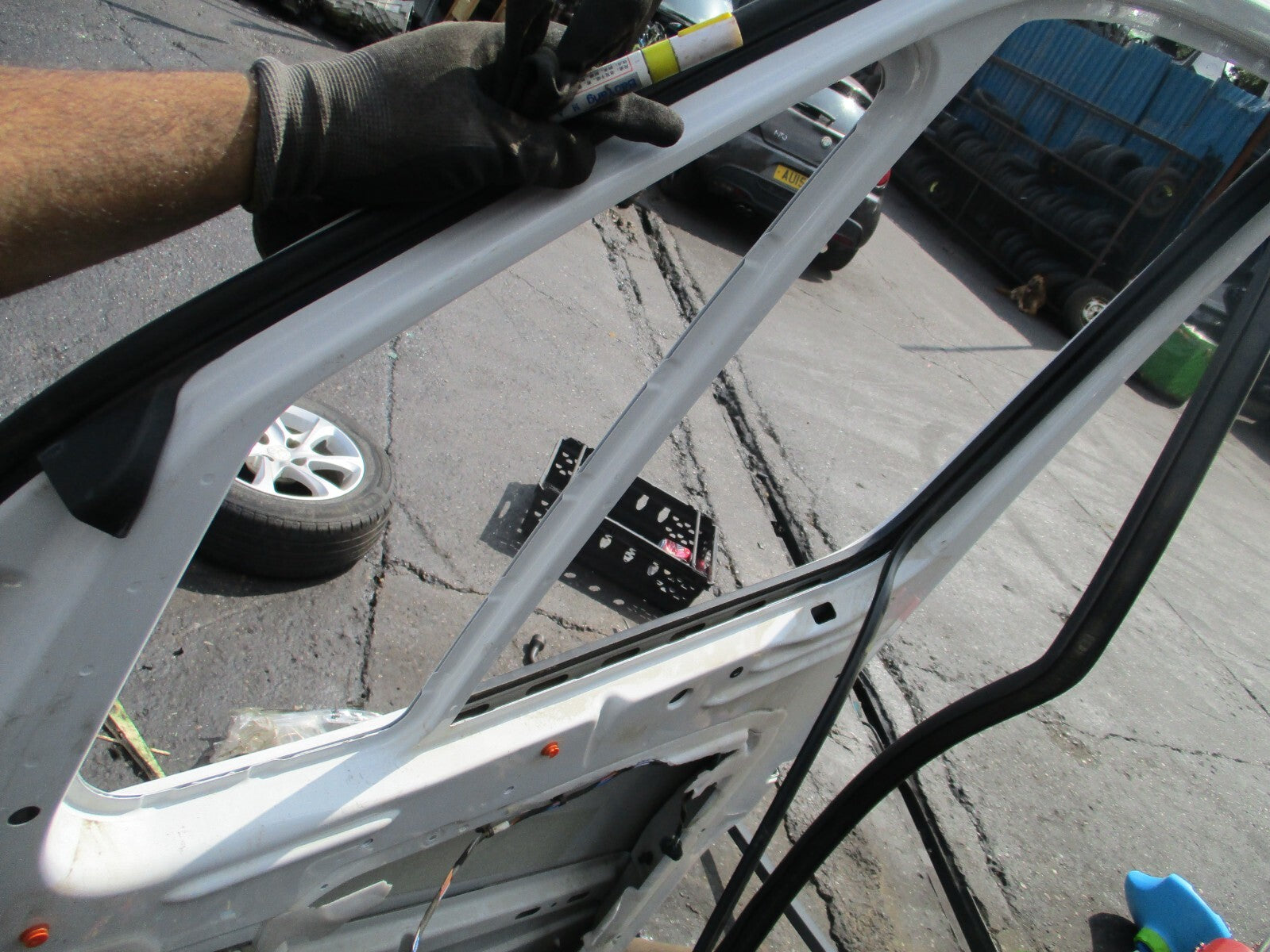 2020 MERCEDES BENZ SPRINTER W907 OSF DRIVER SIDE FRONT BARE DOOR WHITE