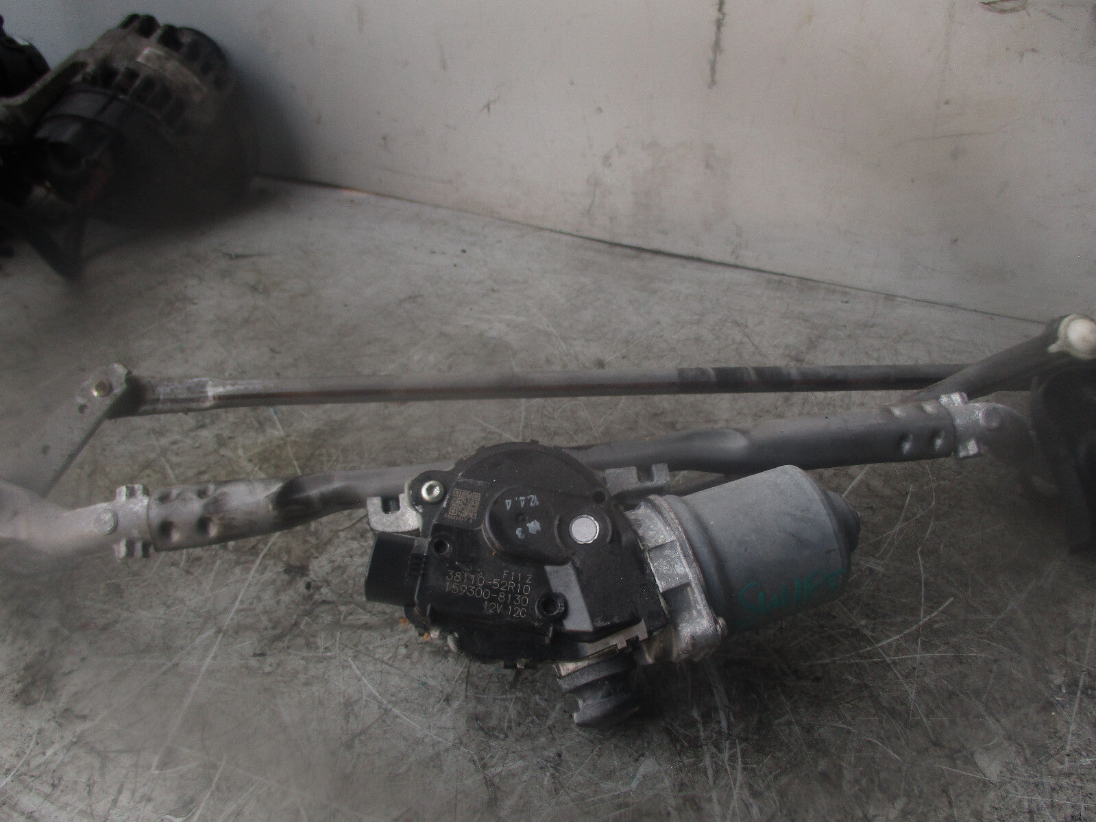 2020 SUZUKI SWIFT MK4 FRONT WIPER MOTOR 3811052R10