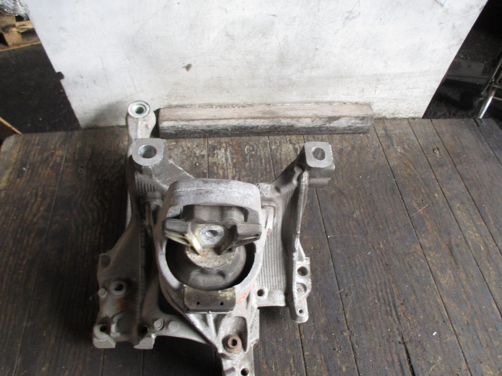 AUDI A4 B9 2016 1.4 PETROL NS PASSENGER SIDE ENGINE MOUNT 8W0199371BR