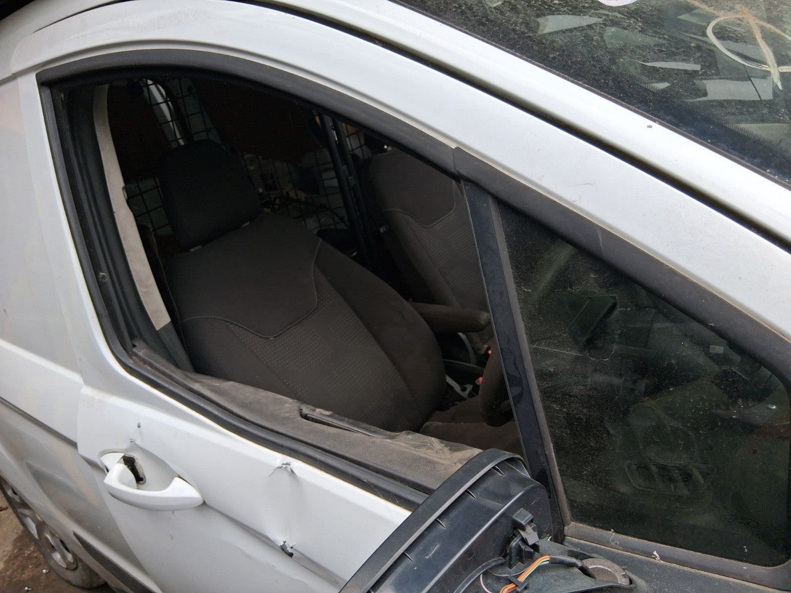 2015 FORD TRANSIT COURIER MK1 OSF DRIVER SIDE FRONT MAIN WINDOW GLASS
