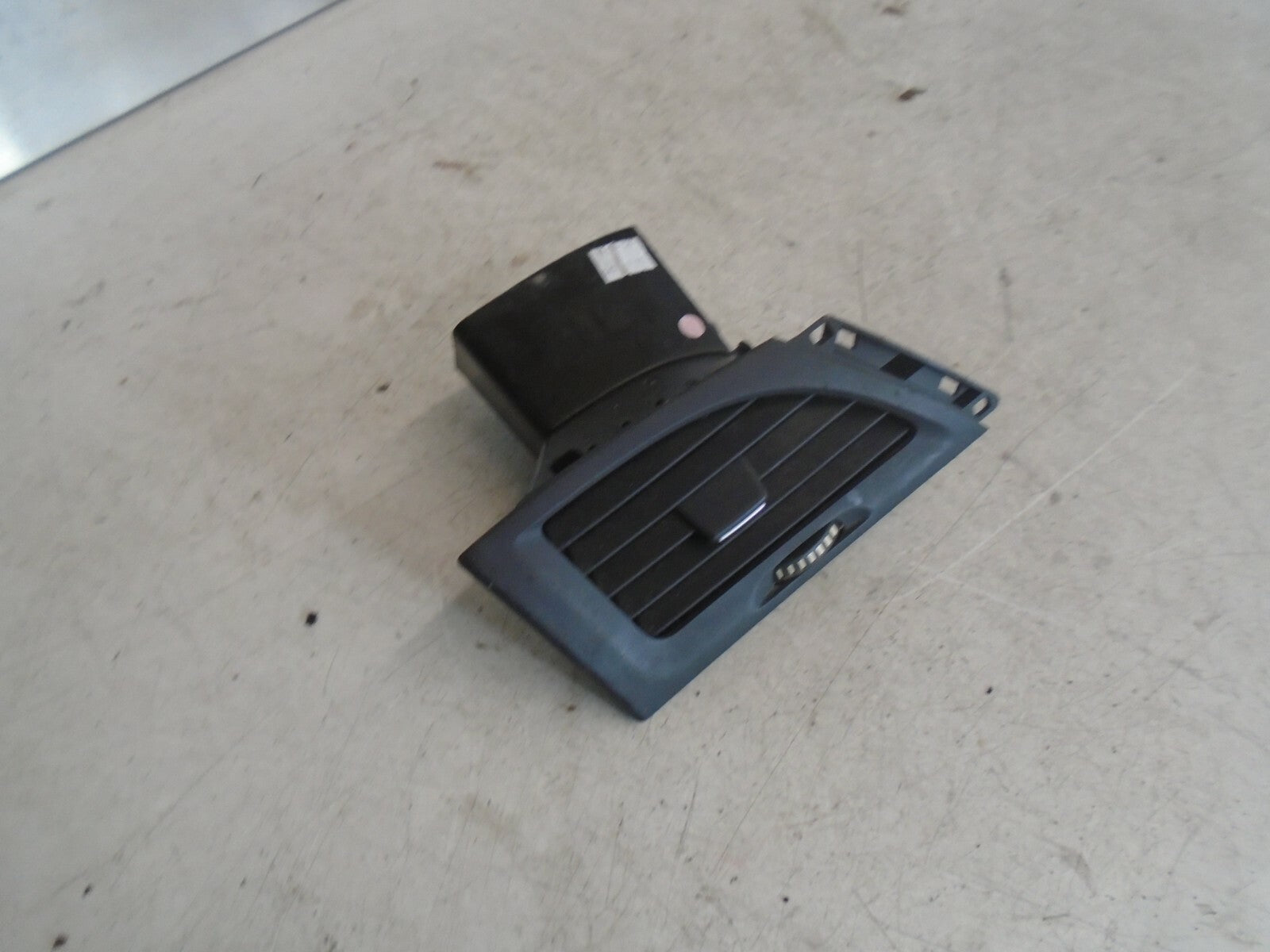 RENAULT MEGANE 2015 MK3 NS PASSEGER SIDE AIR VENT