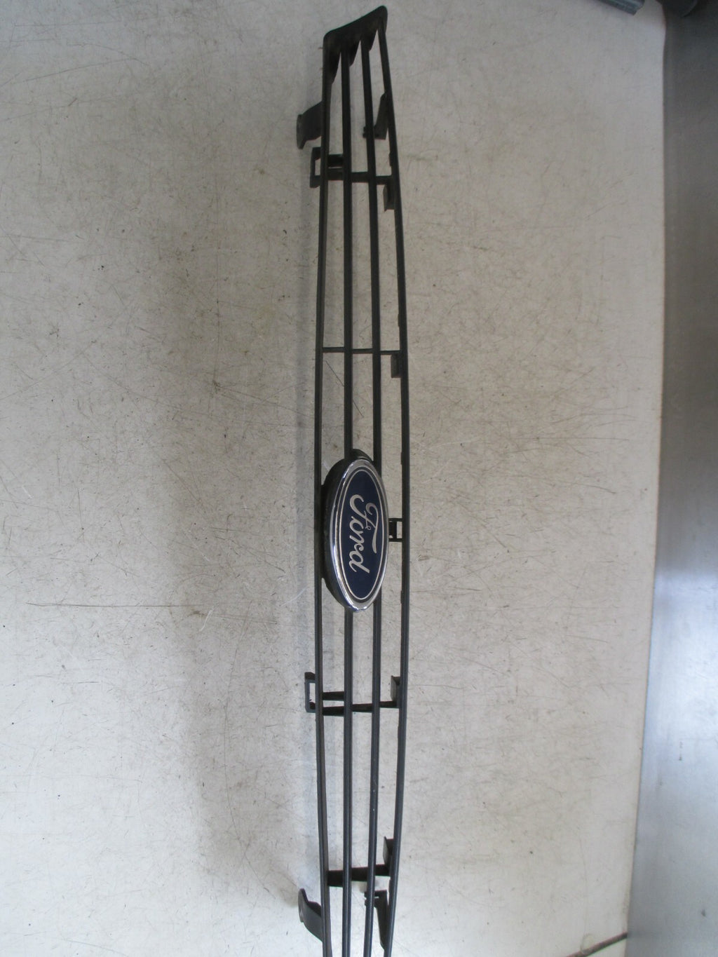 FORD FOCUS 2001 MK1 FRONT GRILL 980AB8200A