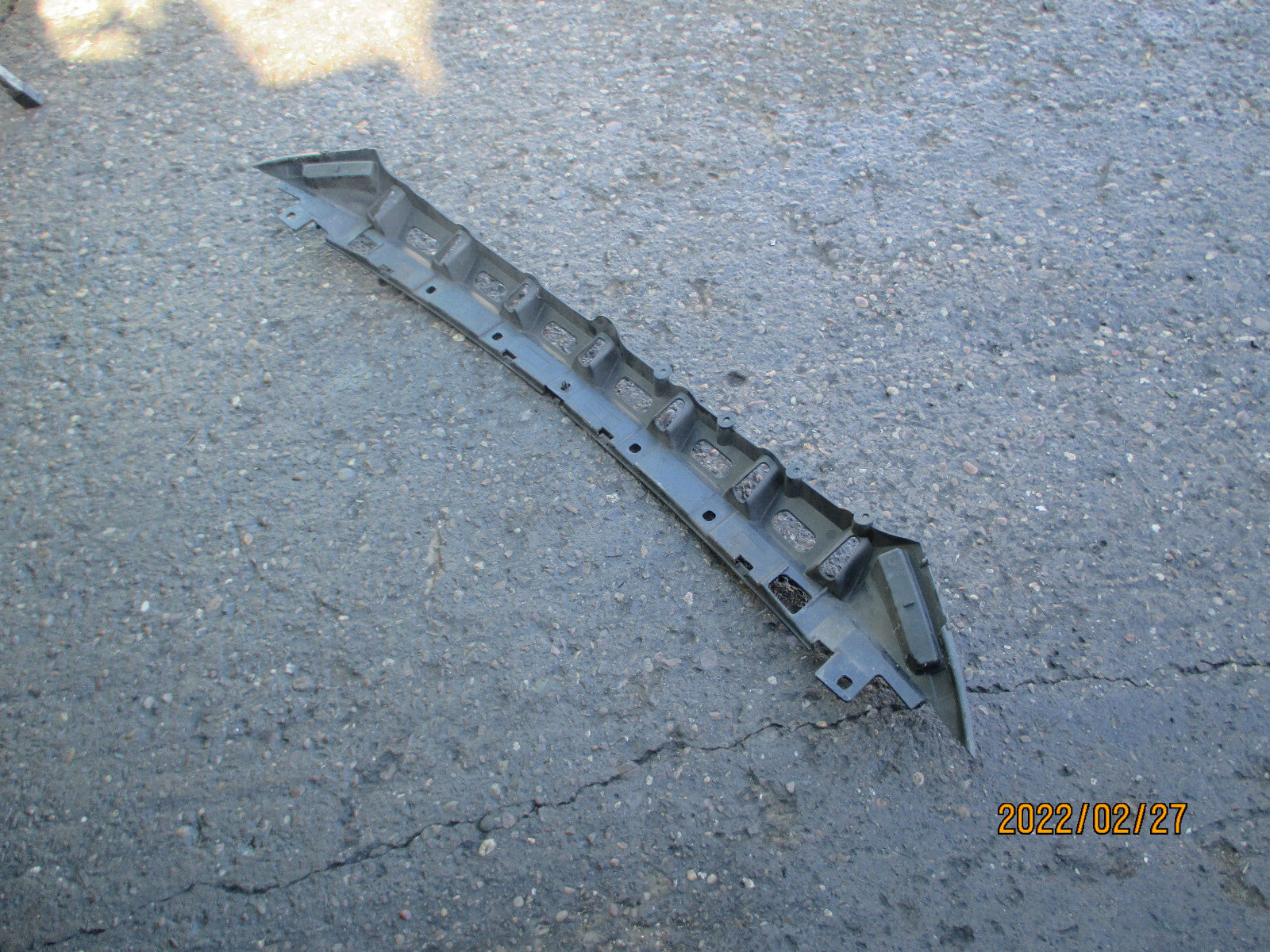 2015 JAGUAR XE 2.0 DIESEL FRONT BUMPER UPPER GRILL TRIM GX7317640AB