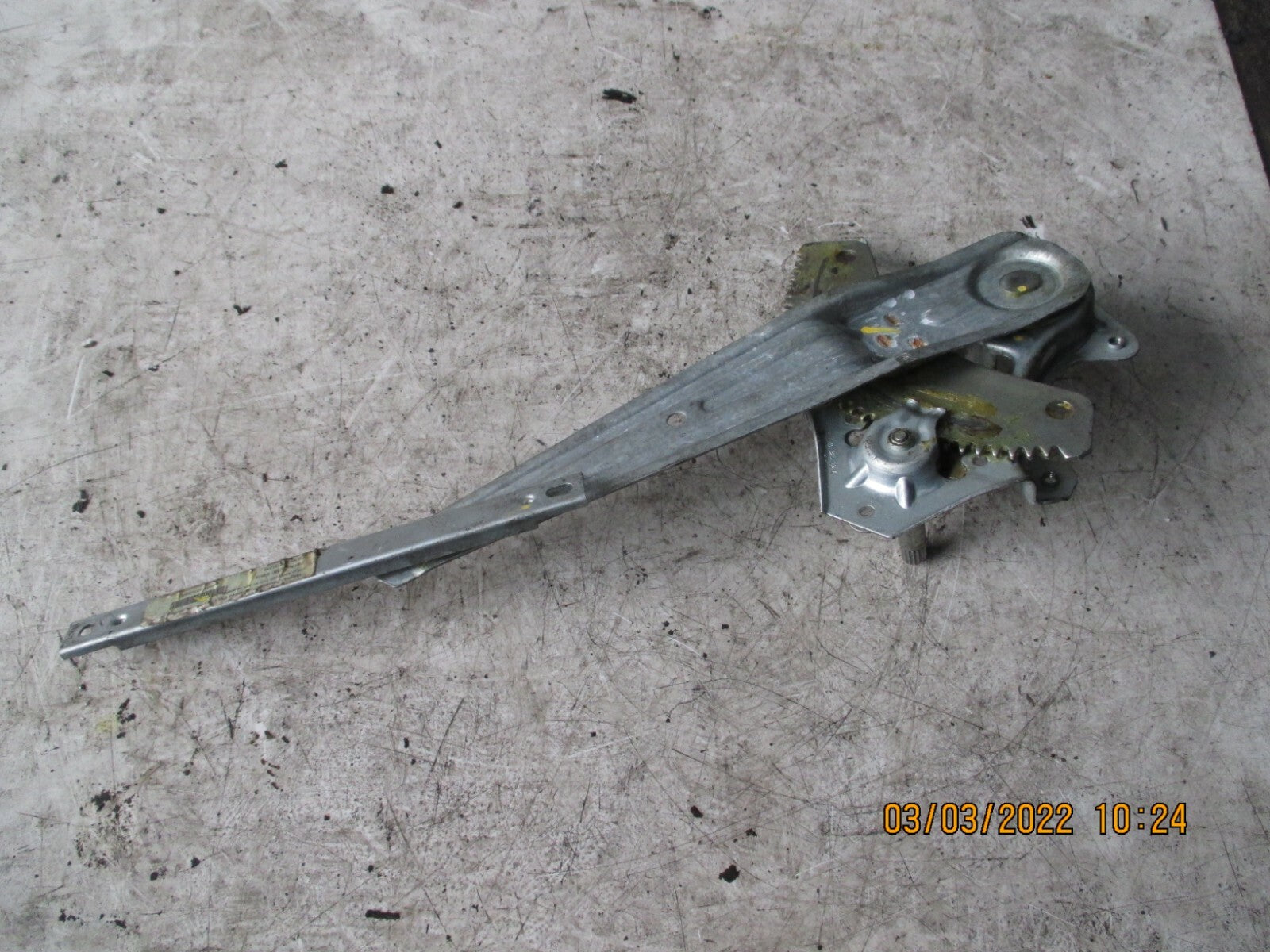 NISSAN MICRA K13 2014 OSR DRIVER SIDE REAR MANUAL WINDOW REGULATOR 82720 1HB5A