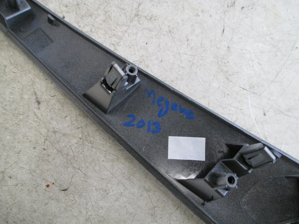 RENAULT MEGANE MK3 2013 PASSENGER SIDE DASHBOARD TRIM SILVER 684120008R