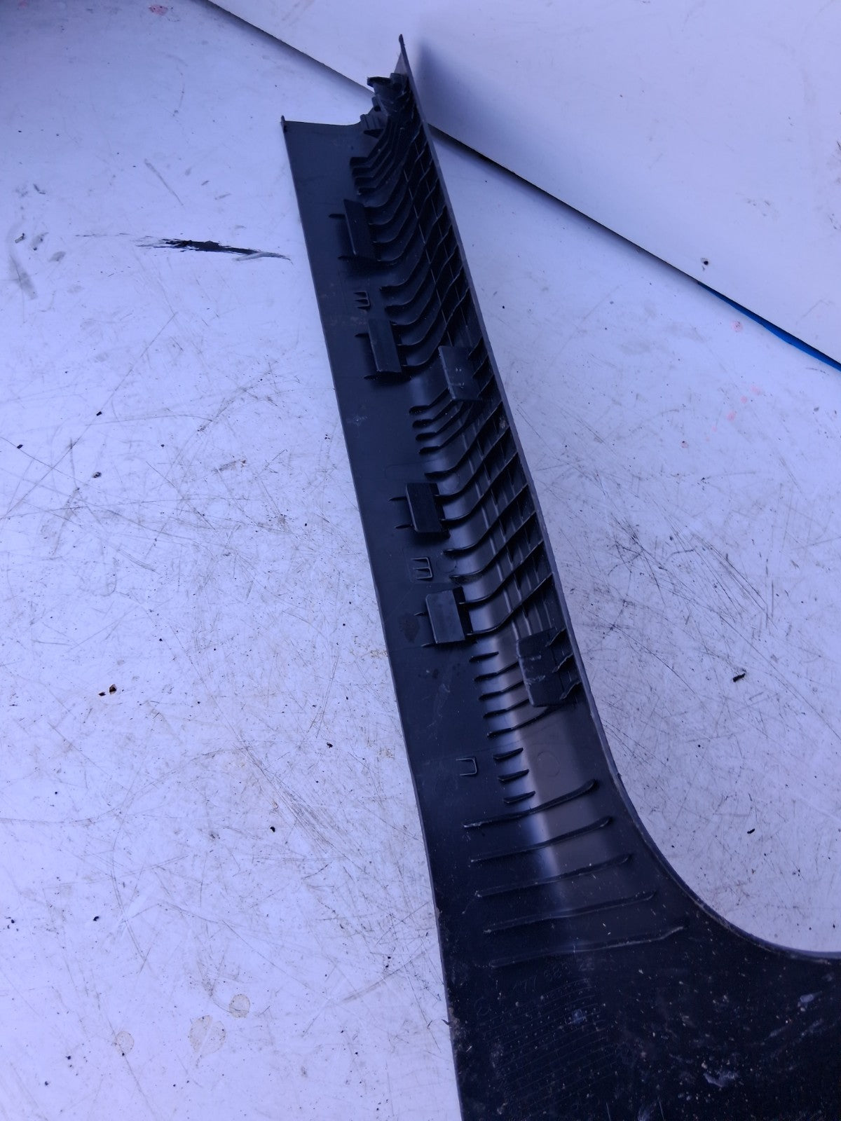 2014 MERCEDES BENZ W204 C CLASS OSF FRONT DRIVER SIDE DOOR TRIM SEAL A1776802800
