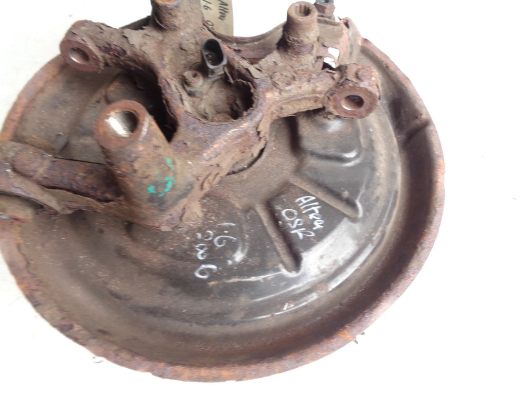 SEAT ALTEA 1.6 2006 OSR DRIVER SIDE REAR WHEEL HUB KNUCKLE BEARING DISC