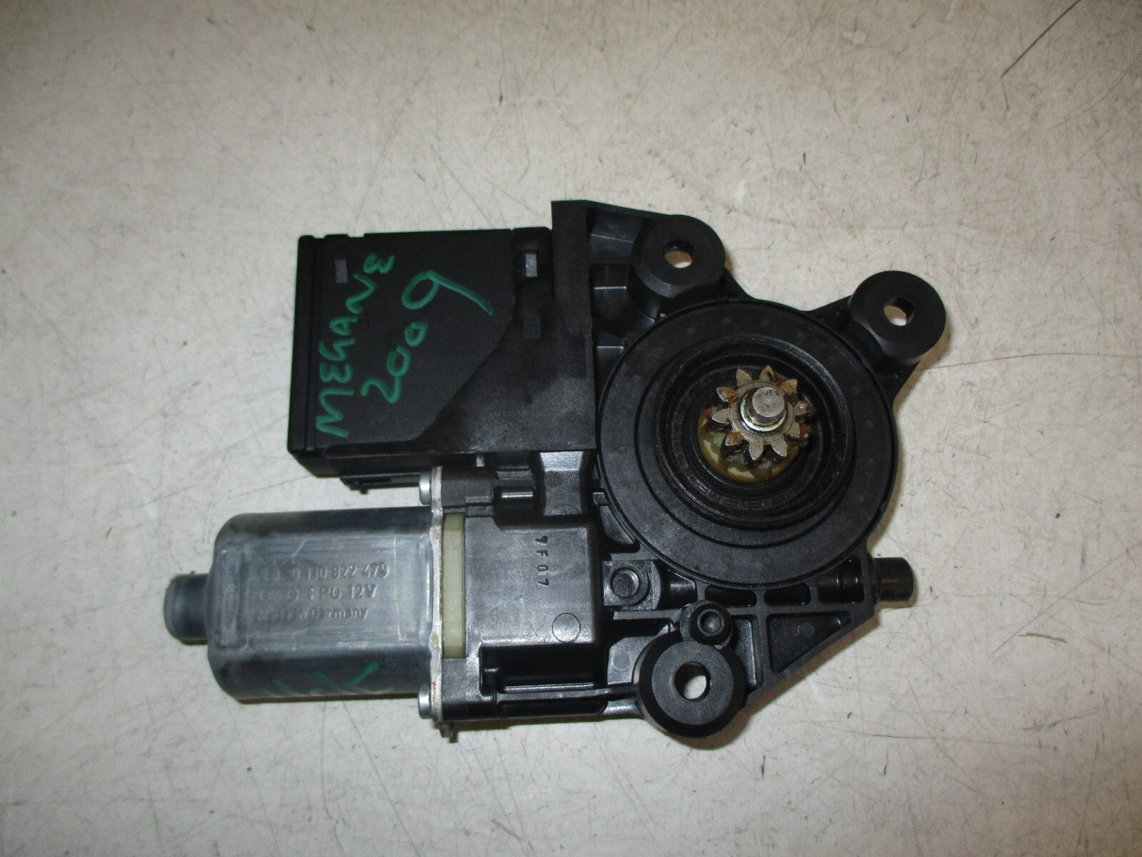 RENAULT MEGANE MK3 2009 NSF PASSENGER SIDE FRONT WINDOW MOTOR 807310005R