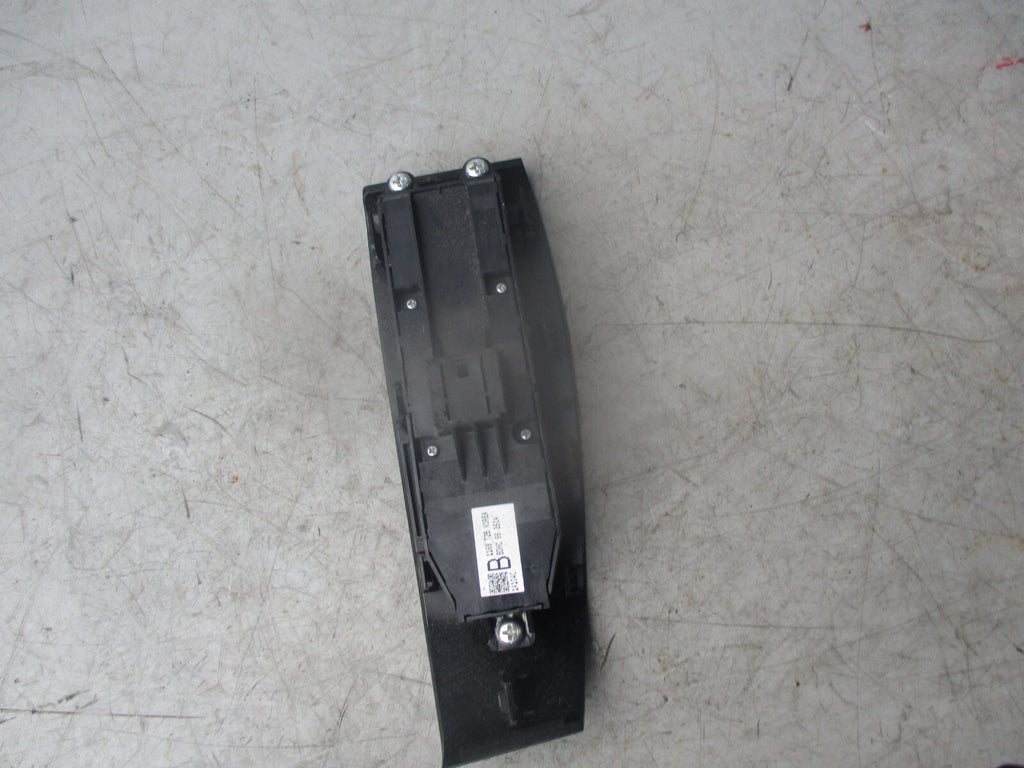MAZDA CX 30 2021 OSF DRIVER SIDE FRONT WINDOW SWITCH BDMC66350A