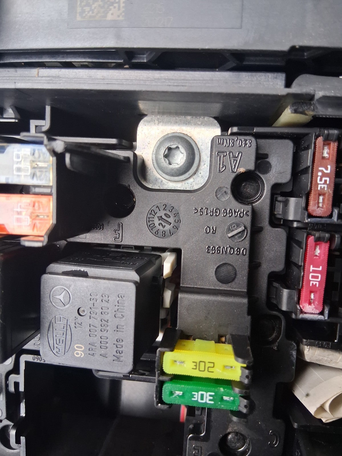 2021 MERCEDES A CLASS DIESEL FUSE BOX A1775404407