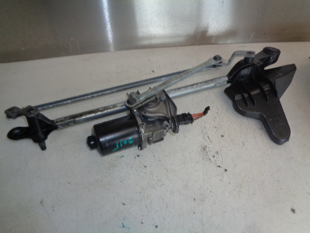 BMW 3 SERIES F30 2015 FRONT WINDSCREEN WIPER MOTOR & LINKAGES 7267504