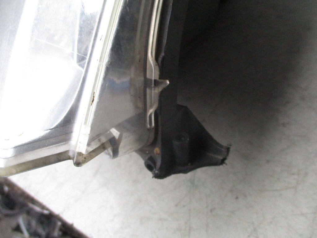 2015 PEUGEOT BIPPER OSF DRIVER SIDE FRONT HEADLIGHT 1356686080 TABS BROKEN