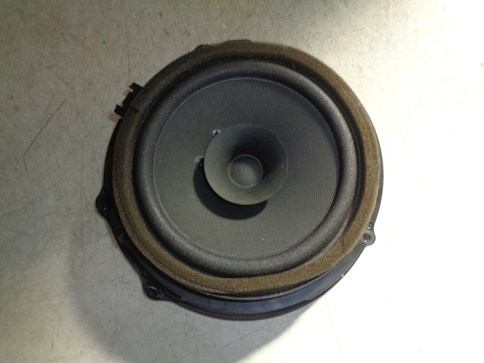 FORD ECOSPORT MK2 2018 OSR DRIVER SIDE REAR DOOR SPEAKER AA6T18808CA