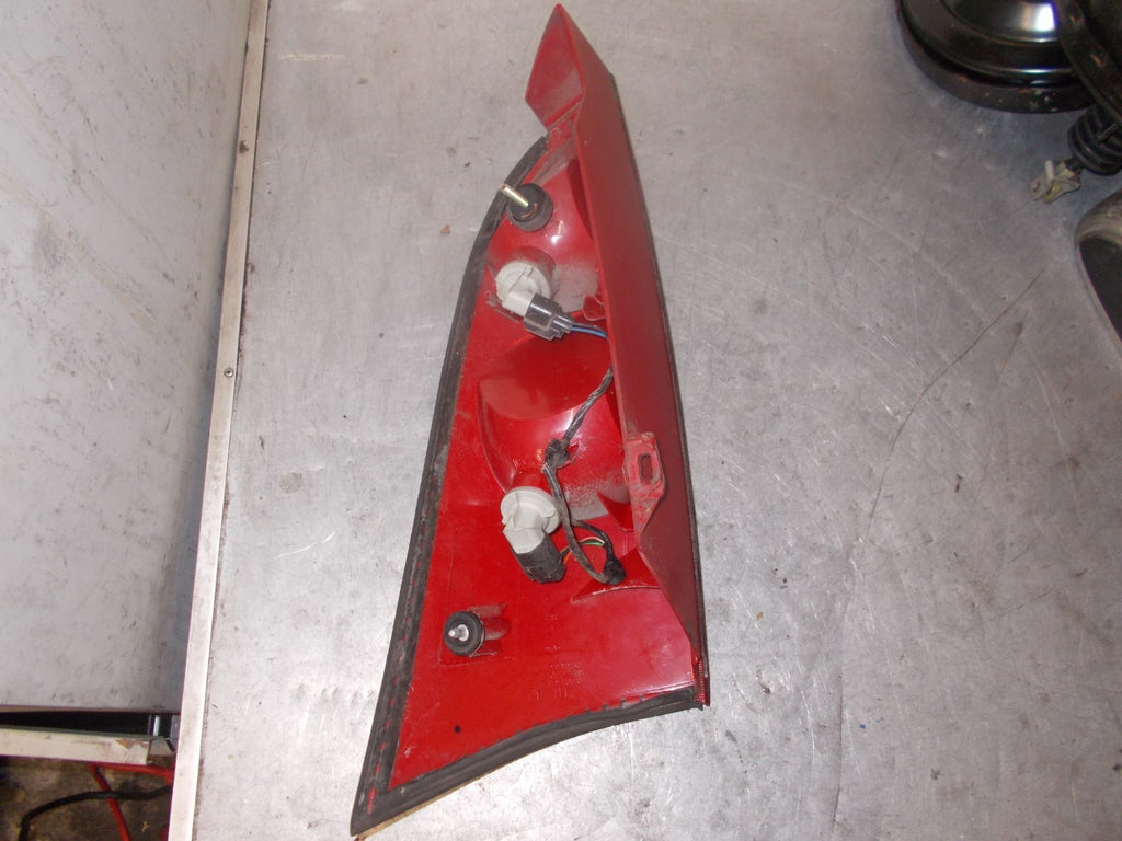 FORD FOCUS 2001 MK1 OSR DRIVER SIDE REAR LIGHT TAIL LIGHT