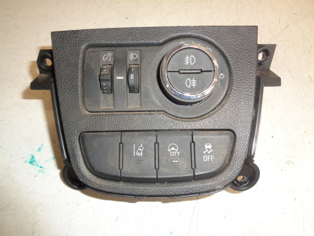 VAUXHALL VIVA 2016 HEADLIGHT & ESP SWITCH WITH BLACK TRIM 95248636