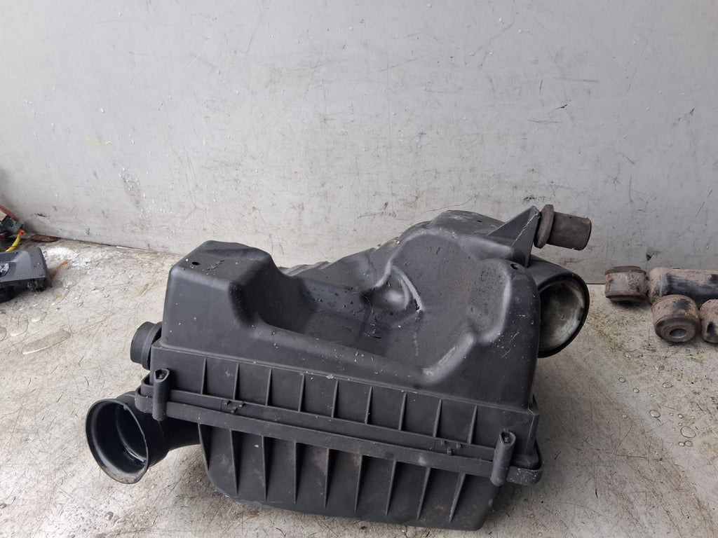 2006 VAUXHALL ASTRA H AIR FILTER HOUSING BOX 24437915