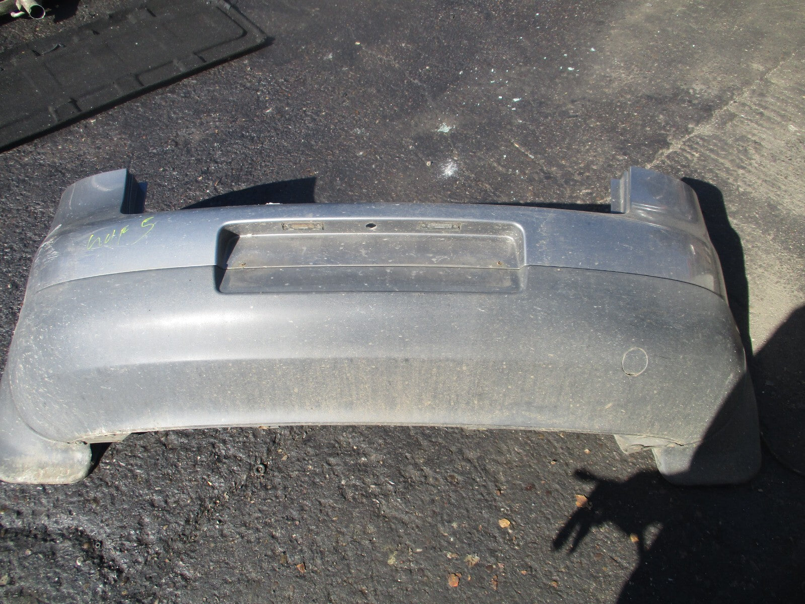 VOLKSWAGEN GOLF MK5 2006 5 DOOR REAR BUMPER COMPLETE GREY
