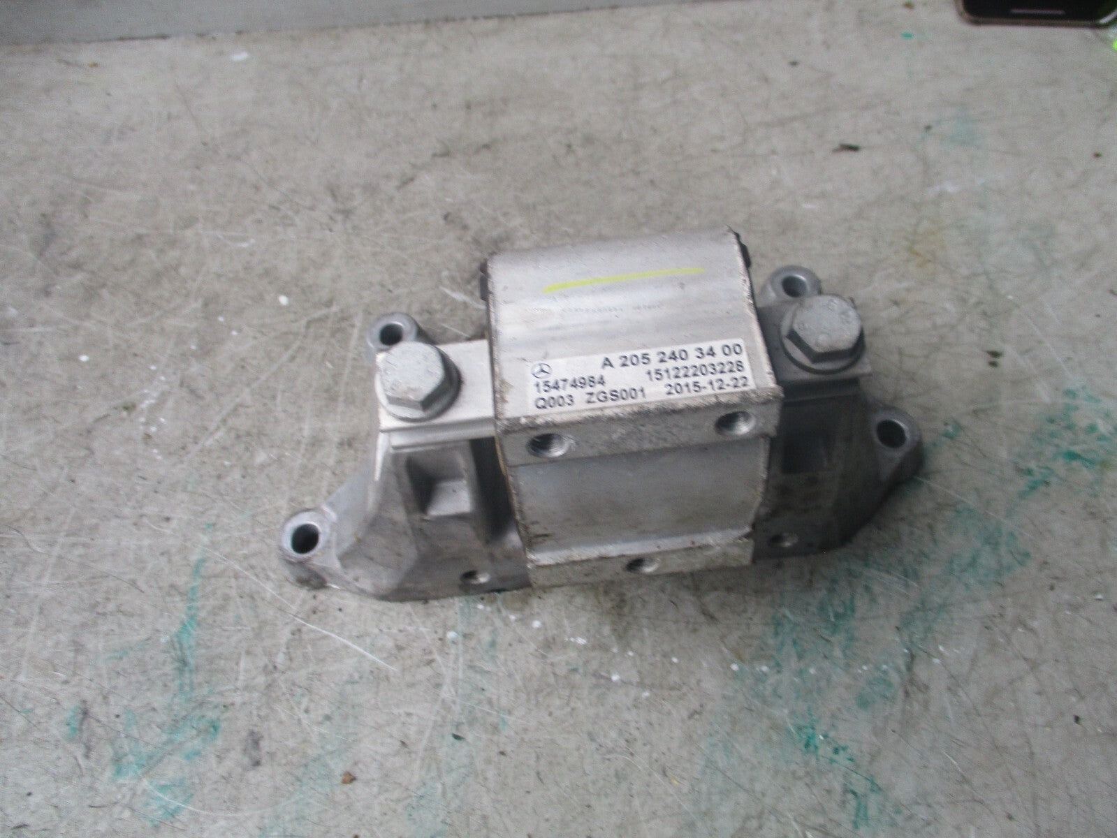 2014 MERCEDES-BENZ C-CLASS GEARBOX MOUNT BRACKET A2112420340