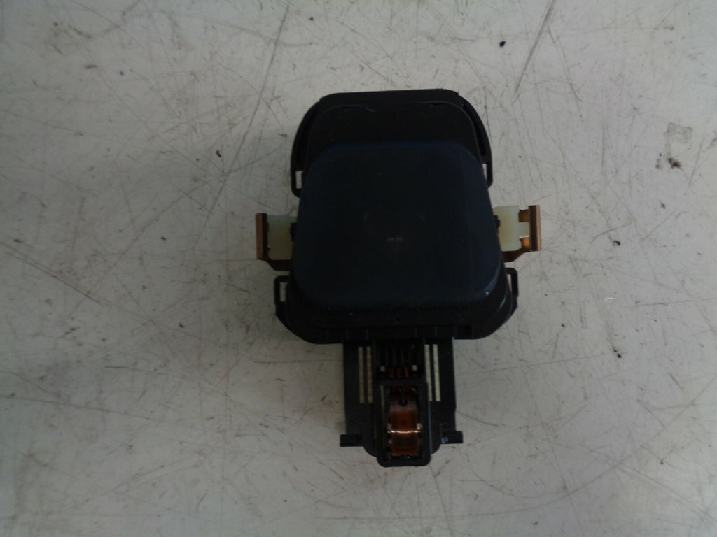 MERCEDES BENZ 2017 A CLASS A180  W176 WINDSCREEN RAIN SENSOR A2469002603