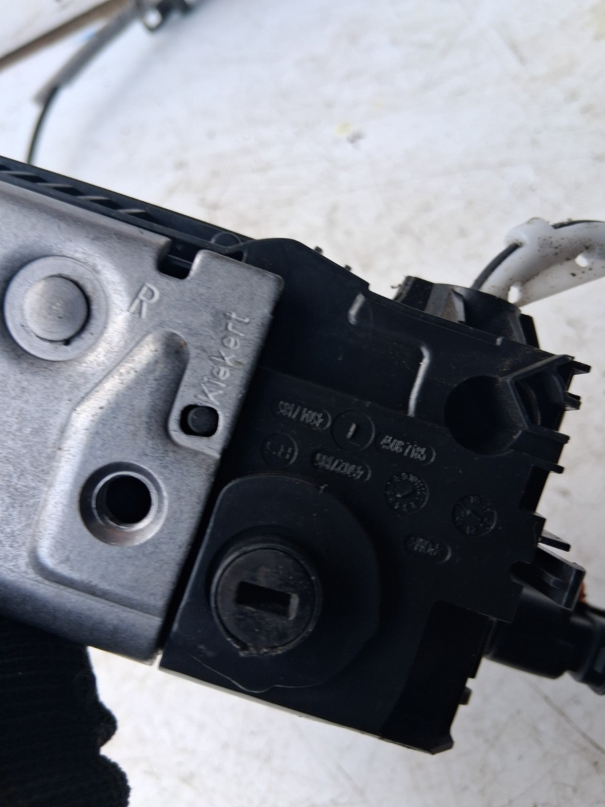 2017 PEUGEOT 20 DOOR LOCK MECH 9812501080