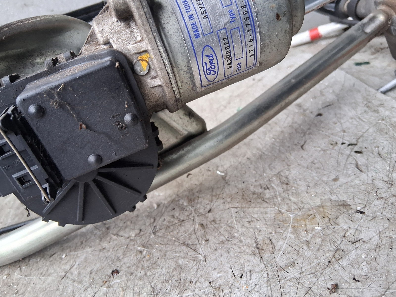 2011 FORD TRANSIT WIPER MOTOR WITH LINKAGE 64300022
