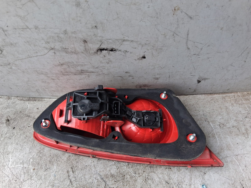 2010 SEAT LEON MK2 FACELIFT OSR DRIVER SIDE REAR INNER TAIL LGHT 1P0945094G