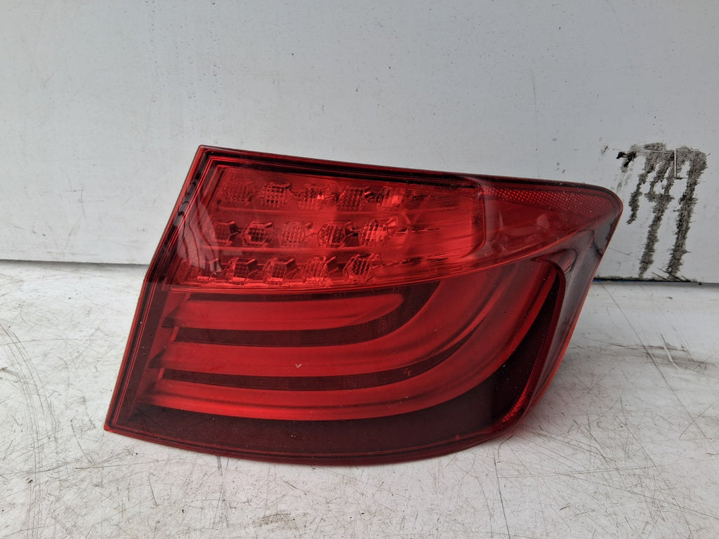 2010 BMW 5 SERIES F10 OSR DRIVER SIDE REAR OUTER TAIL LIGHT LAMP