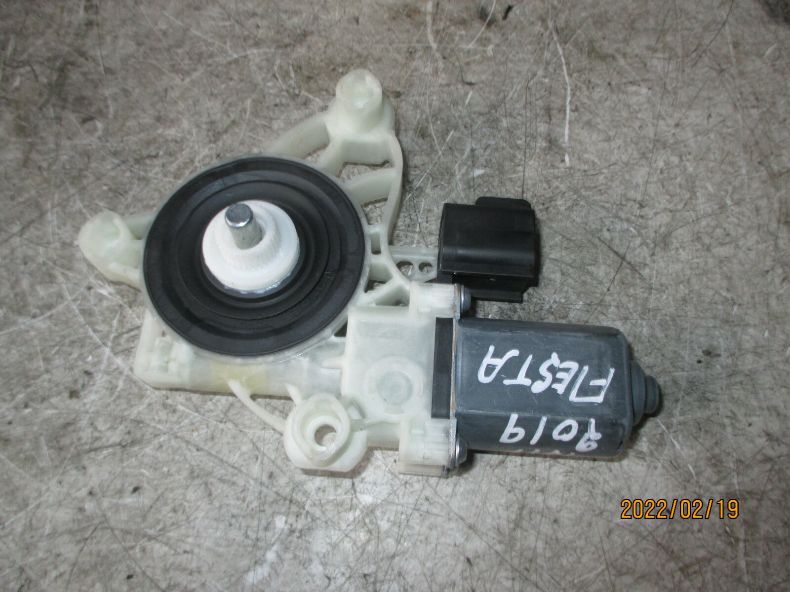 FORD FIESTA MK8 2019 NSF PASSENGER SIDE FRONT WINDOW MOTOR A75654111