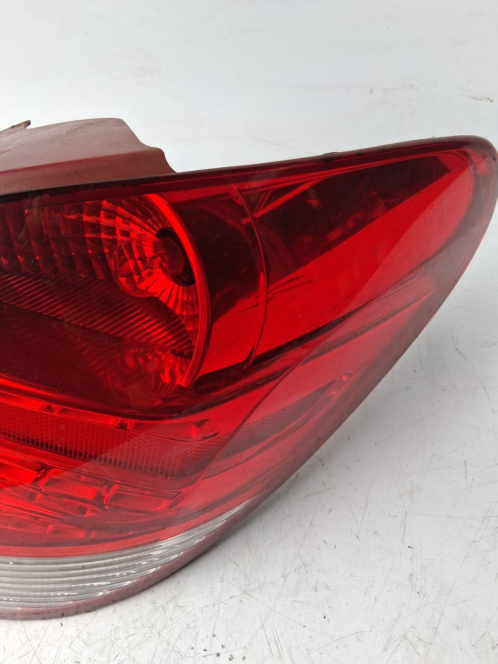 2012 PEUGEOT 207 OSR OFF RIGHT DRIVER SIDE REAR TAIL LIGHT 9686565980