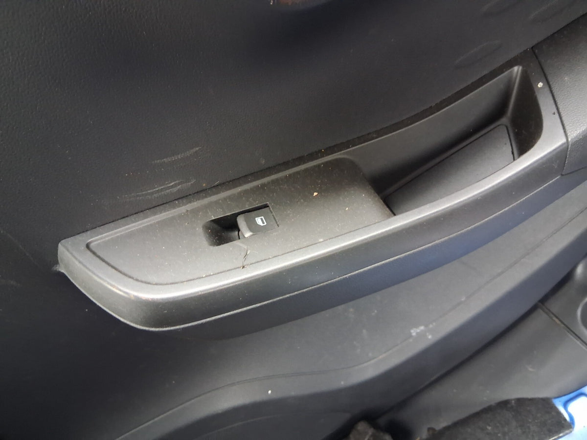 2021 MG 3 MK2 EXCLUSIVE OSR DRIVER SIDE REAR RIGHT WINDOW CONTROL SWITCH