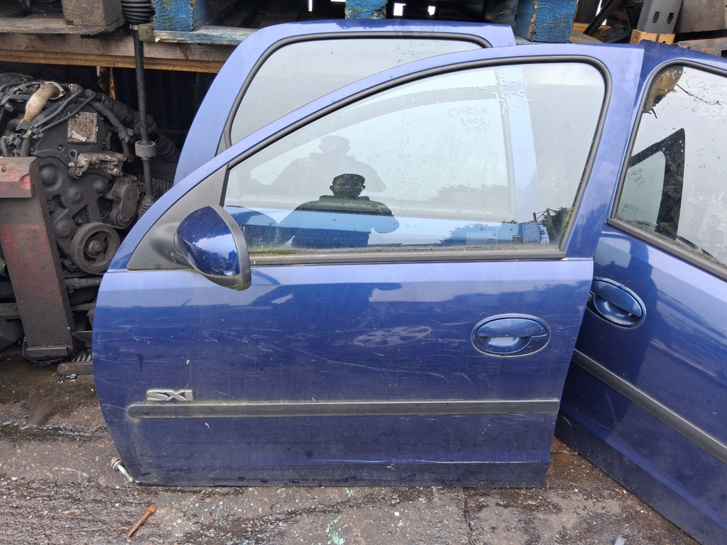 2005 VAUXHALL CORSA C NSF PASSENGER SIDE FRONT LEFT COMPLETE DOOR BLUE