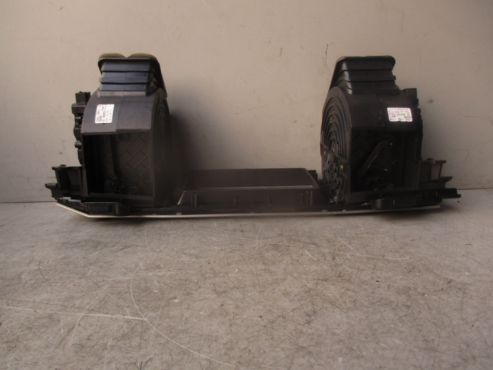 2011 JAGUAR XF X250 FRONT DASHBOARD DOUBLE AIR VENT & SURROUND TRIM CX23045C34BA