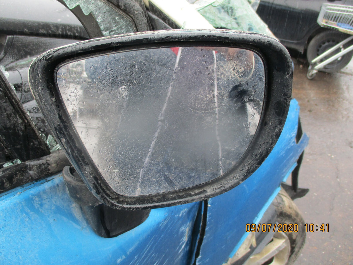 RENAULT CAPTUR 2014 MK1 RH DRIVER SIDE ELCETRIC DOOR WING MIRROR WHITE DAMAGED