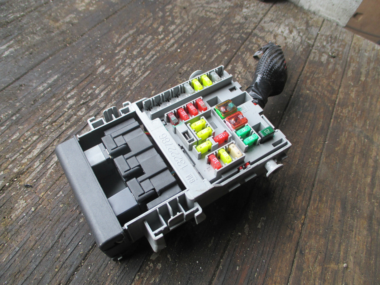 VAUXHALL INSIGNIA 2015 INTERIOR FUSE BOX MODULE 13222786