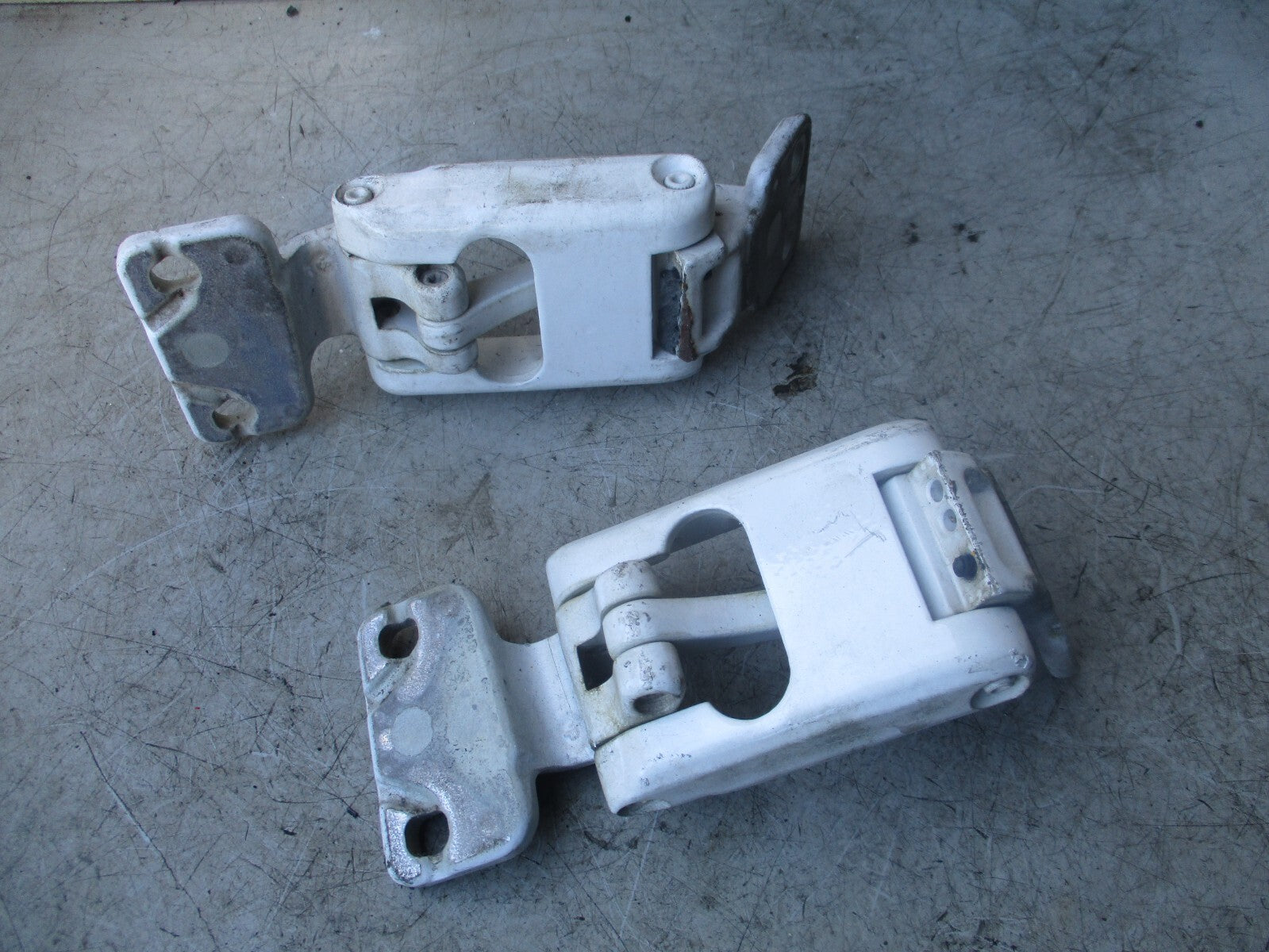 2022 MERCEDES W907 SPRINTER NSR PASSENGER SIDE REAR DOOR BOTH HINGES A9107408900