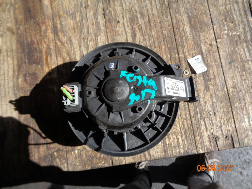 FORD FIESTA MK7 2017 1.25 PETROL HEATER BLOWER MOTOR VP8E2H 18456 BB