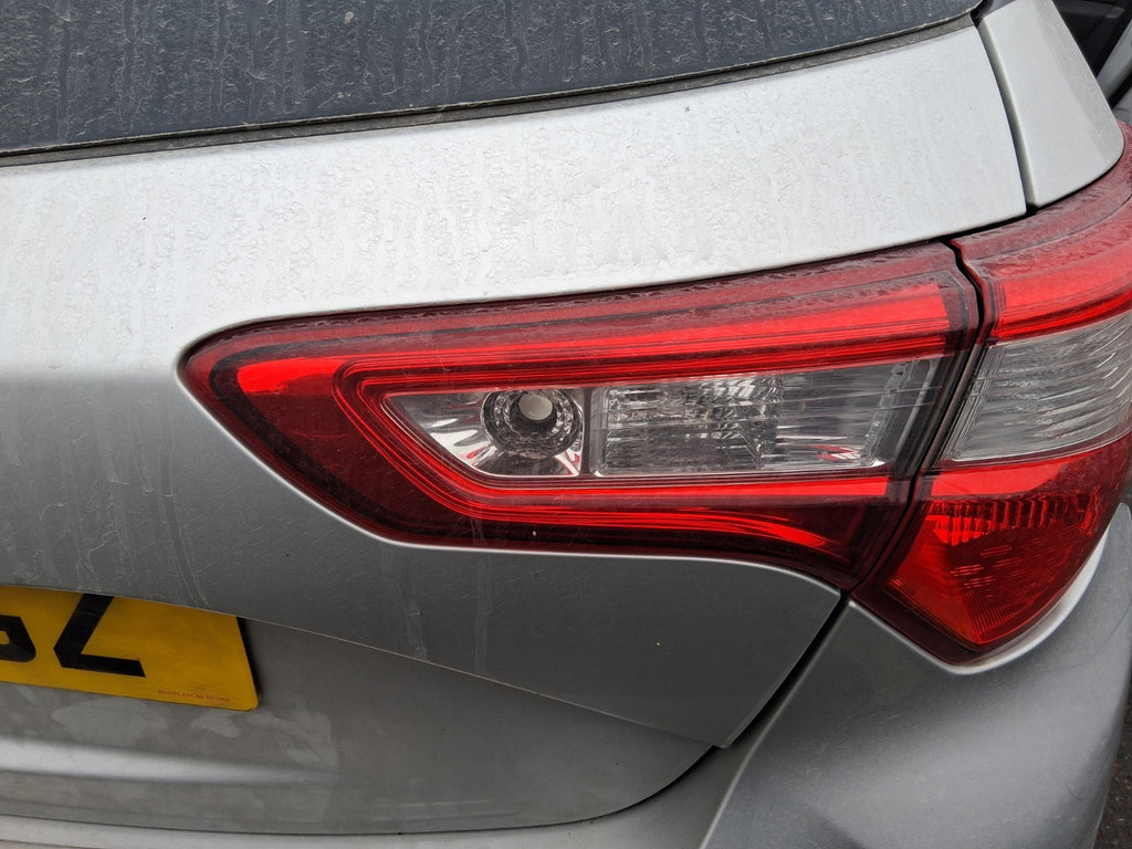 TOYOTA YARIS MK3 2019 FACELIFT OSR DRIVER SIDE REAR INNER TAIL LIGHT LAMP